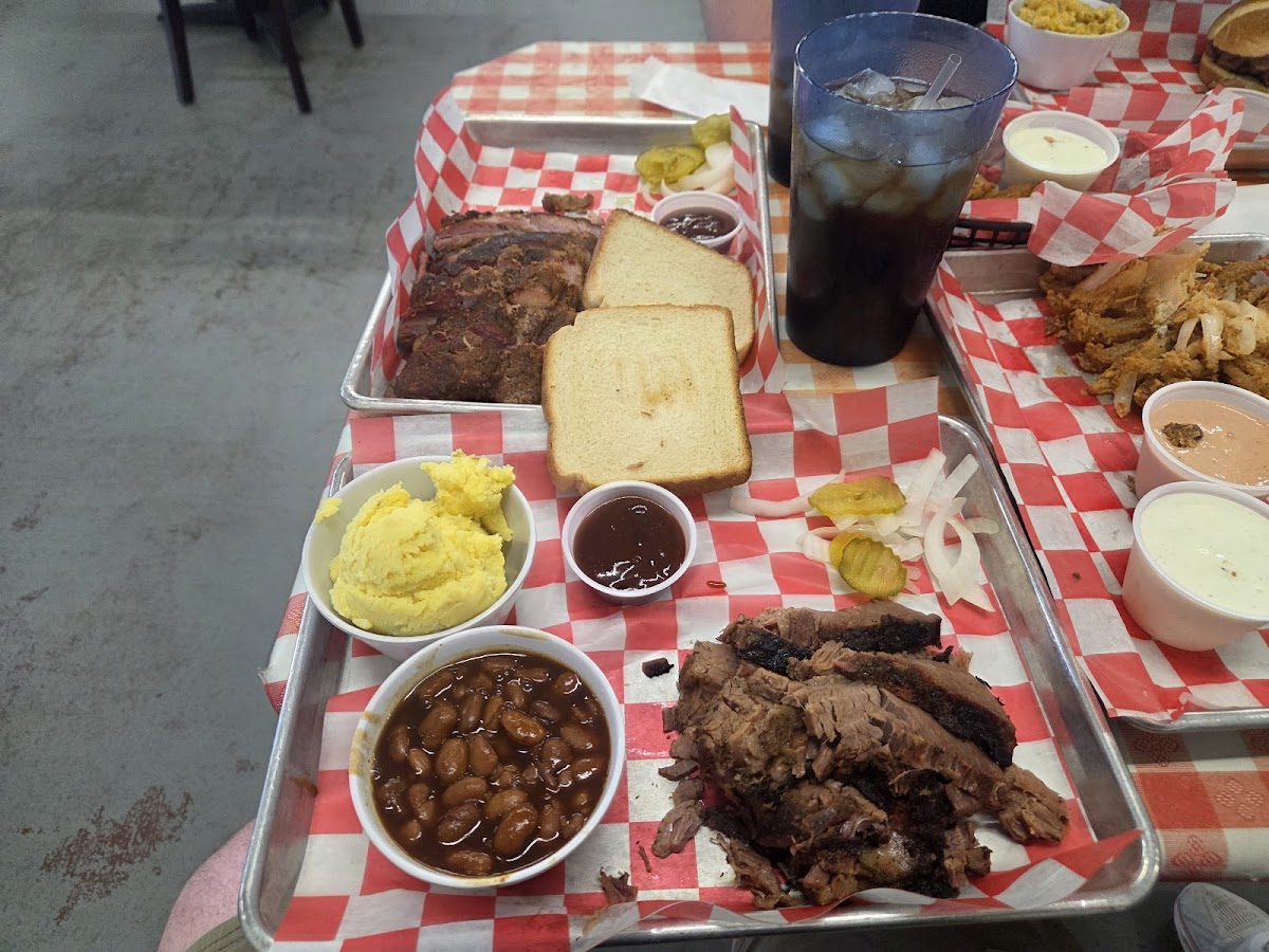 Robby's BBQ & Steakhouse Photo 3