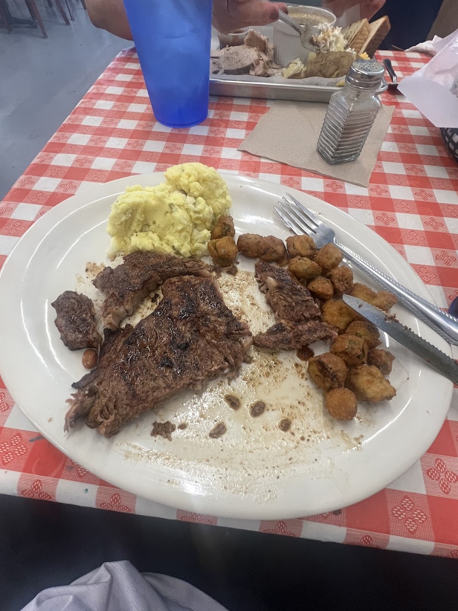 Robby's BBQ & Steakhouse Photo 8