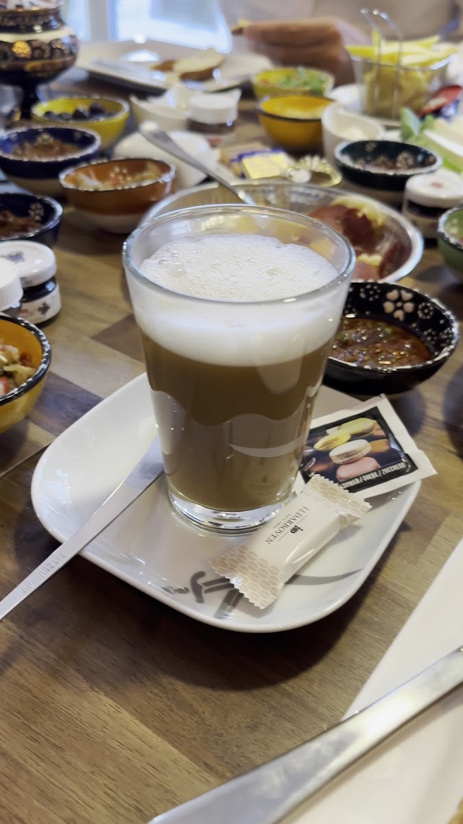 YADE Lunch & More Photo 2