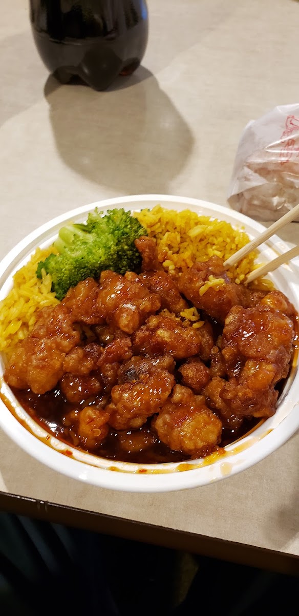 Yums Chinese Restaurant Photo 6