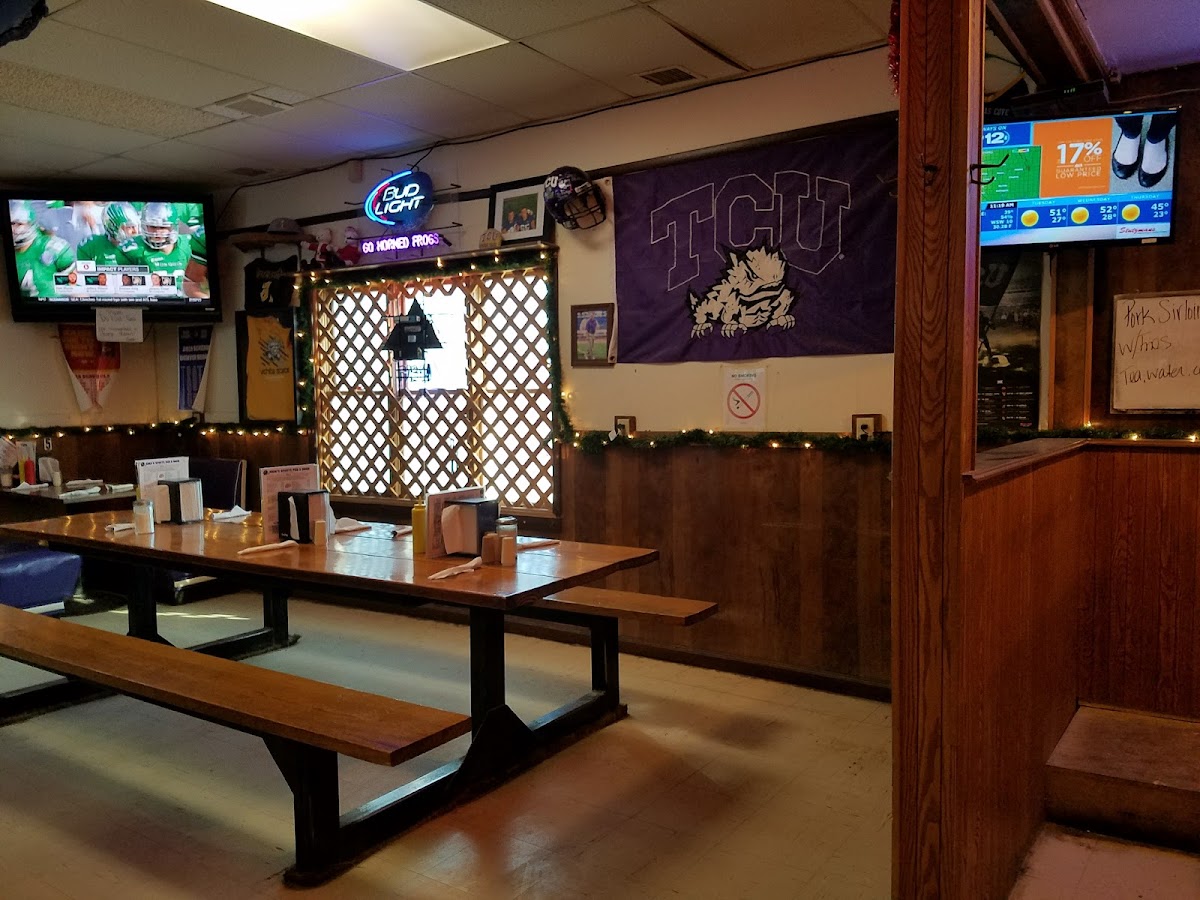 Greg's Sports Pub & Grub Photo 4