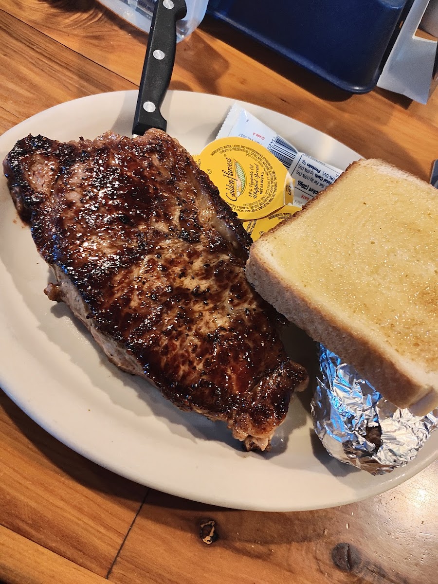 Greg's Sports Pub & Grub Photo 9