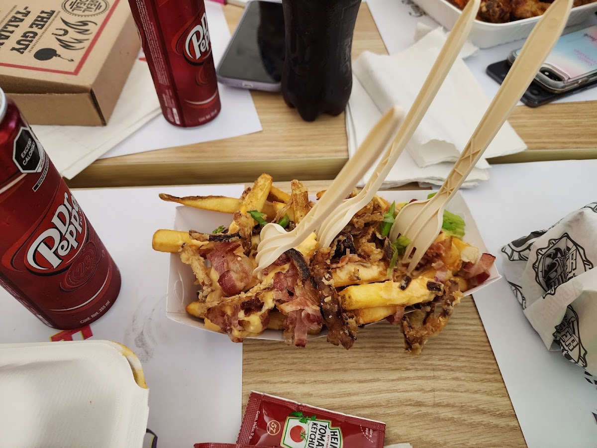 Guy's Pizza Joint Photo 6