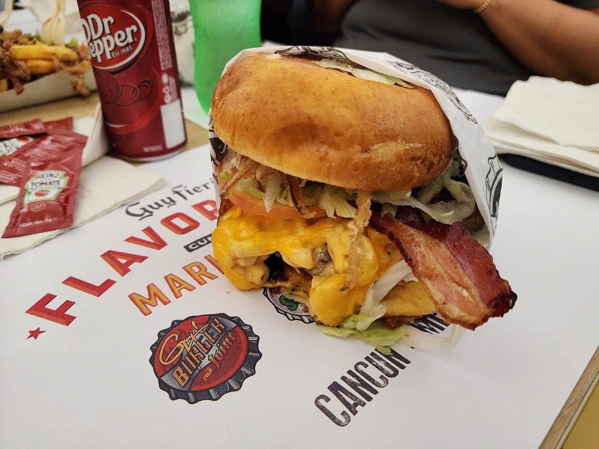 Guy's Pizza Joint Photo 7