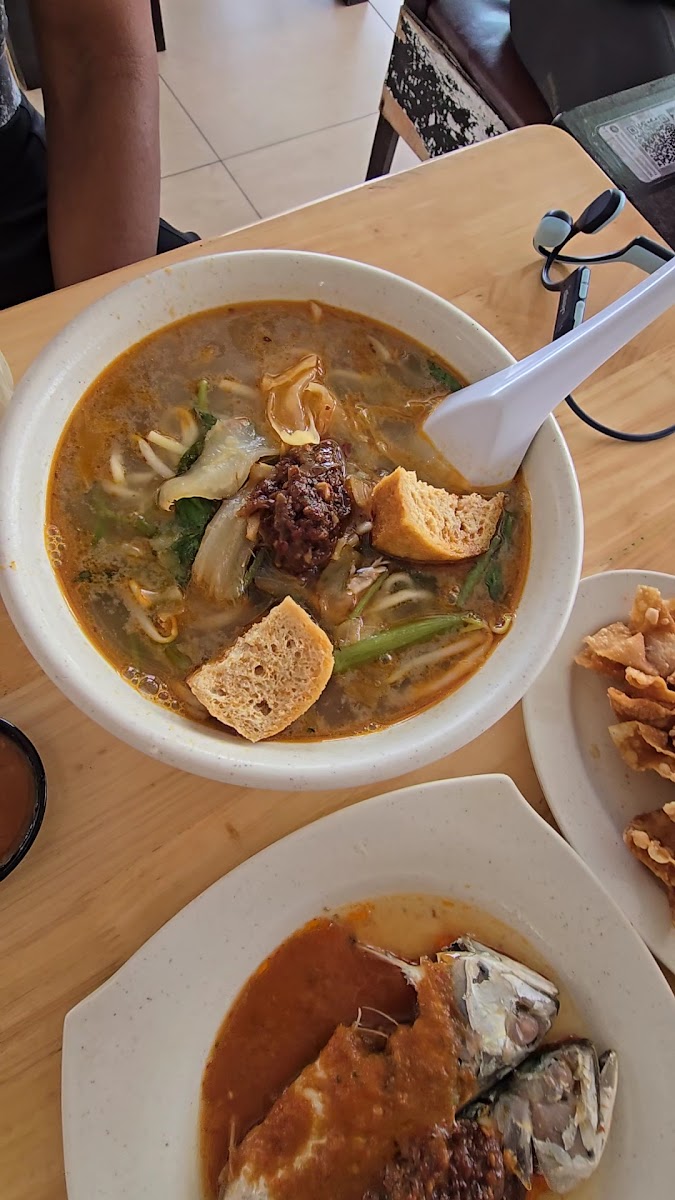 JB Terengganu Fish Noodle (Triple One Restaurant) Photo 2