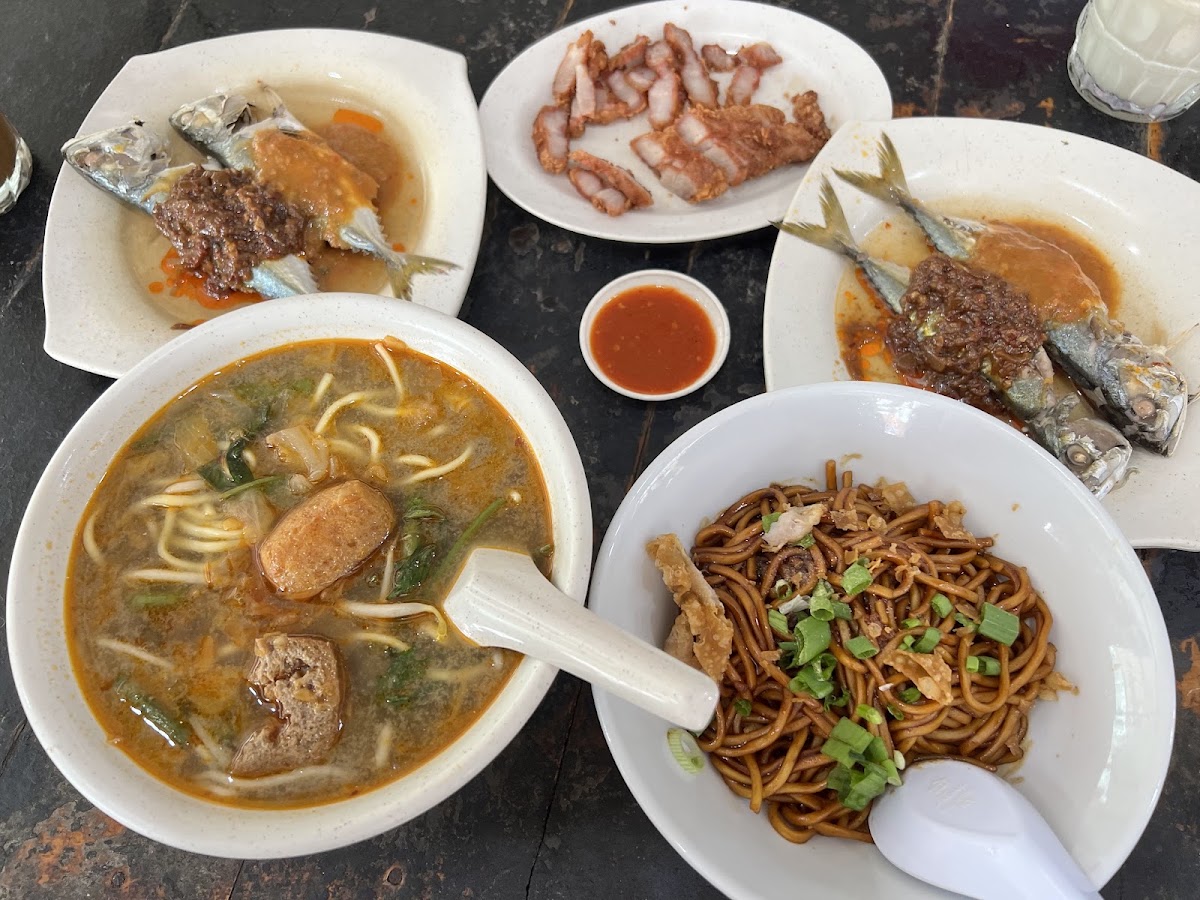 JB Terengganu Fish Noodle (Triple One Restaurant) Photo 3