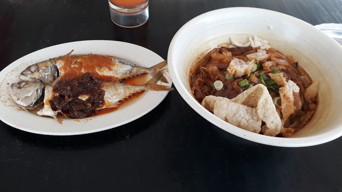JB Terengganu Fish Noodle (Triple One Restaurant) Photo 8