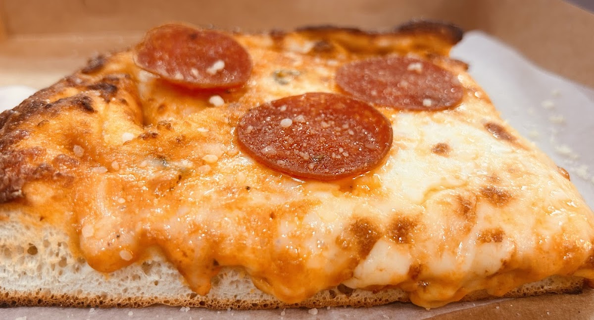 Vincenzo’s Pizza Photo 3