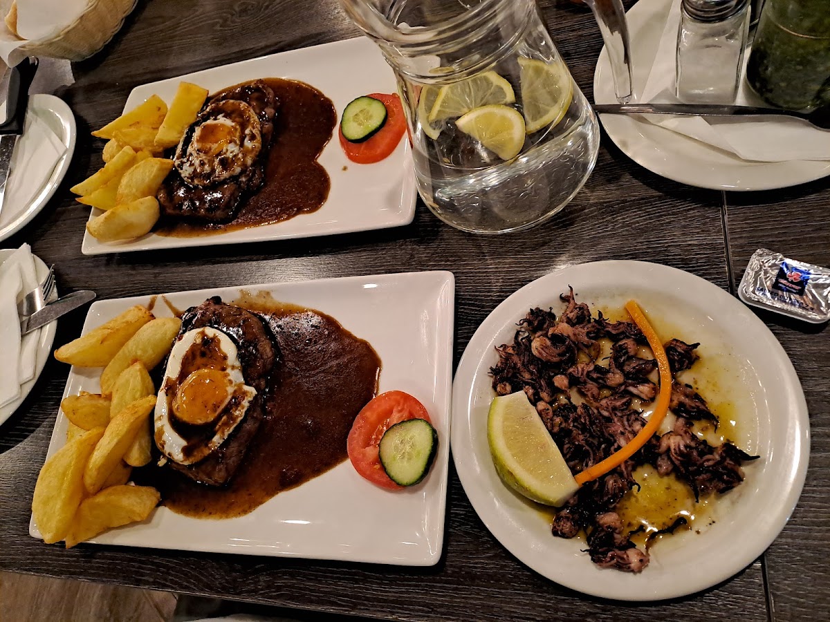 Cesco's Restaurant Sunnyrock Photo 5