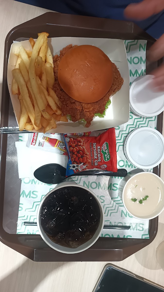 SUPERNOMMS FRIED CHICKEN - 168 Park Mall Photo 5