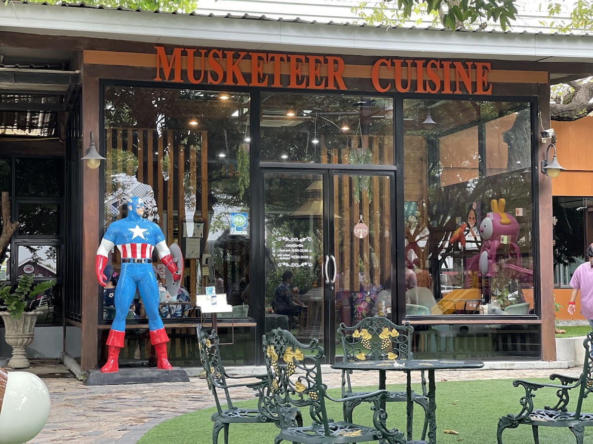 Cafe De Musketeer