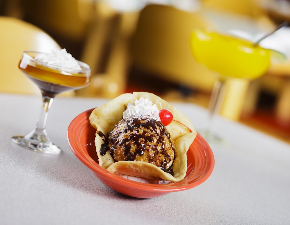 Bandidos Tacos & Cantina Photo 4