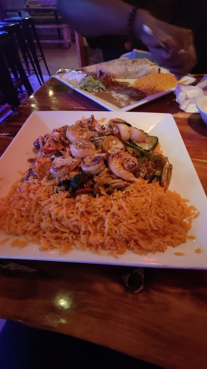 Bandidos Tacos & Cantina Photo 6