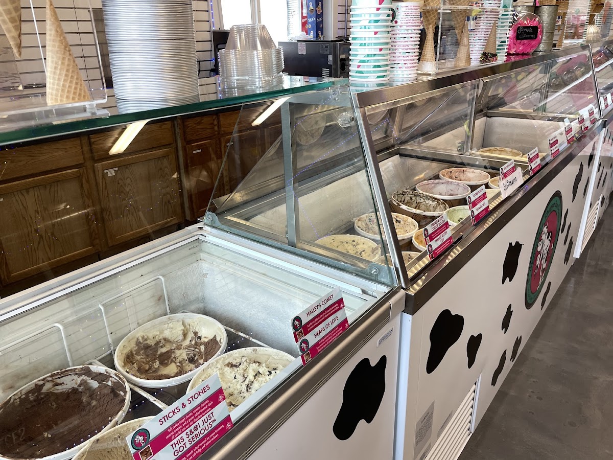 Delaney's Ice Cream Shoppe Farley Photo 4