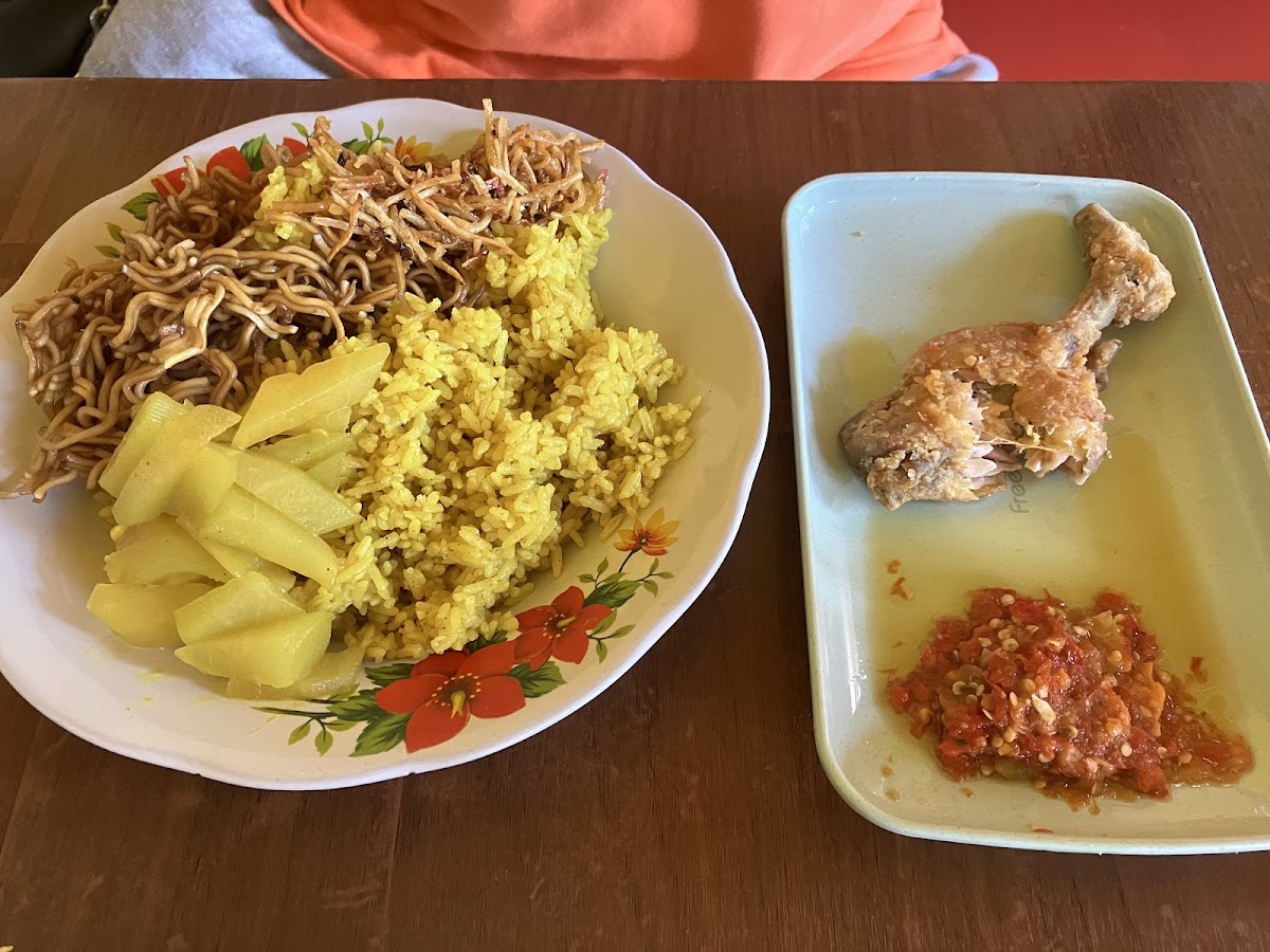 NASI KUNING CHIKO / WARUNG CHIKO PRASMANAN Photo 10