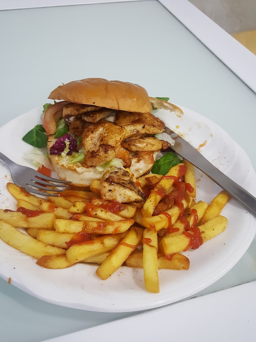 DJ's Fast Food Photo 5