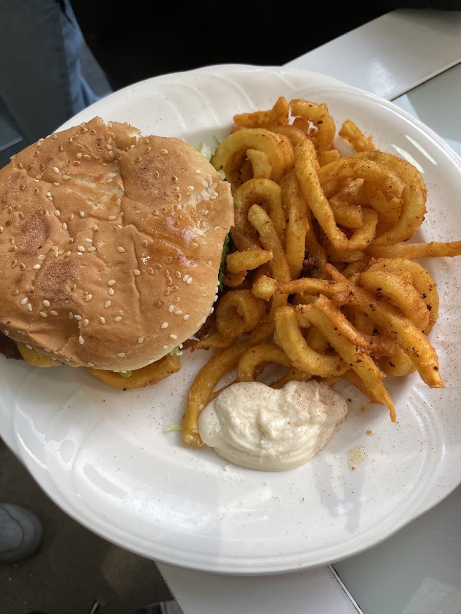 DJ's Fast Food Photo 6
