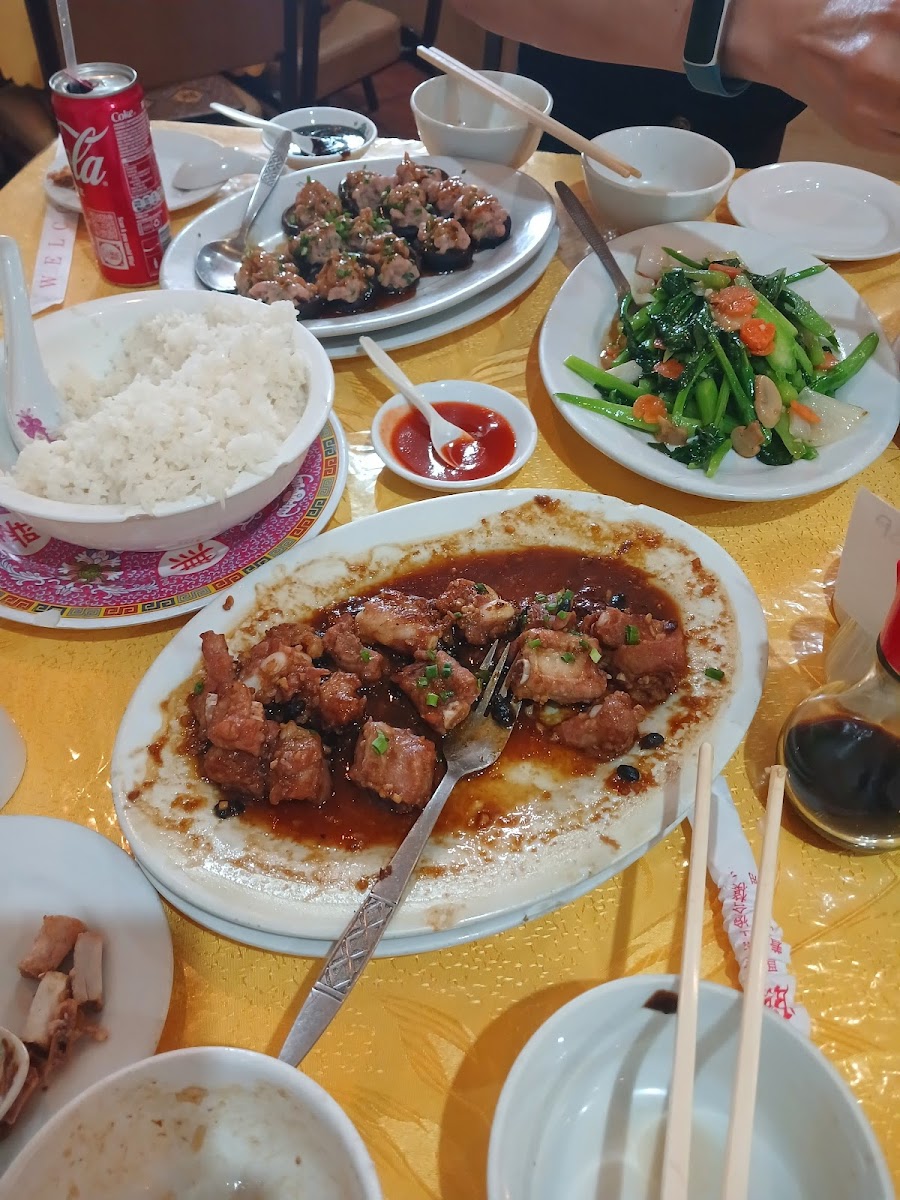 Swallows Inn Chinese Restaurant Photo 9