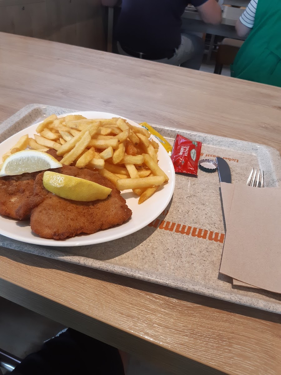 GLOBUS Restaurant Losheim am See Photo 7