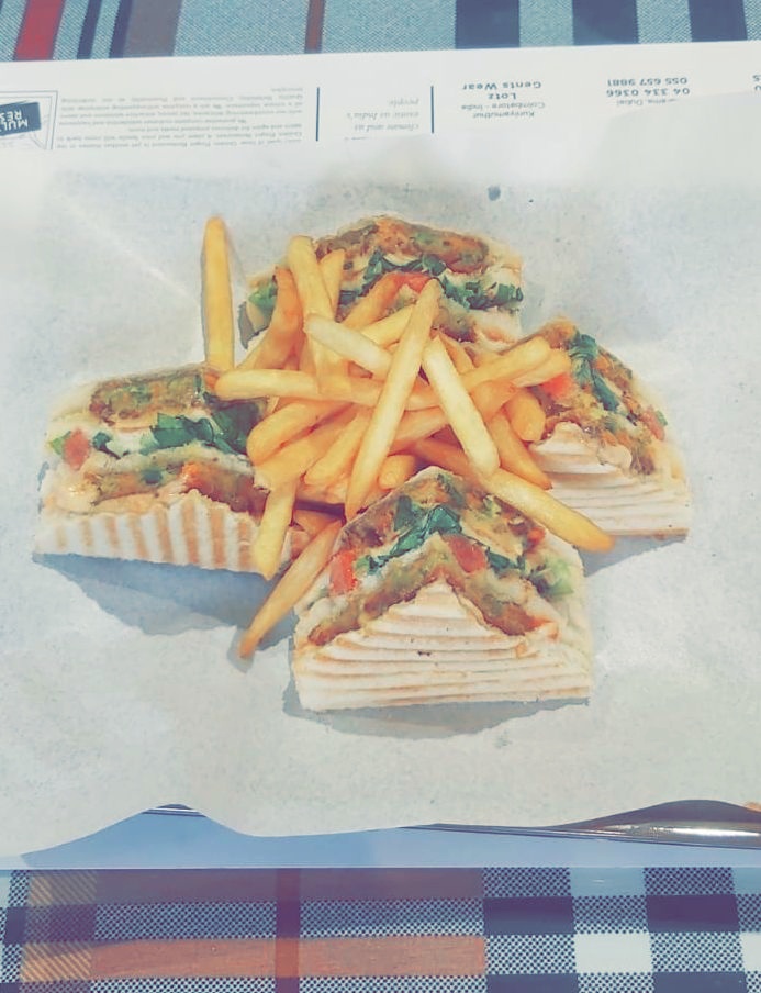 Golden Fingers Restaurant Photo 7