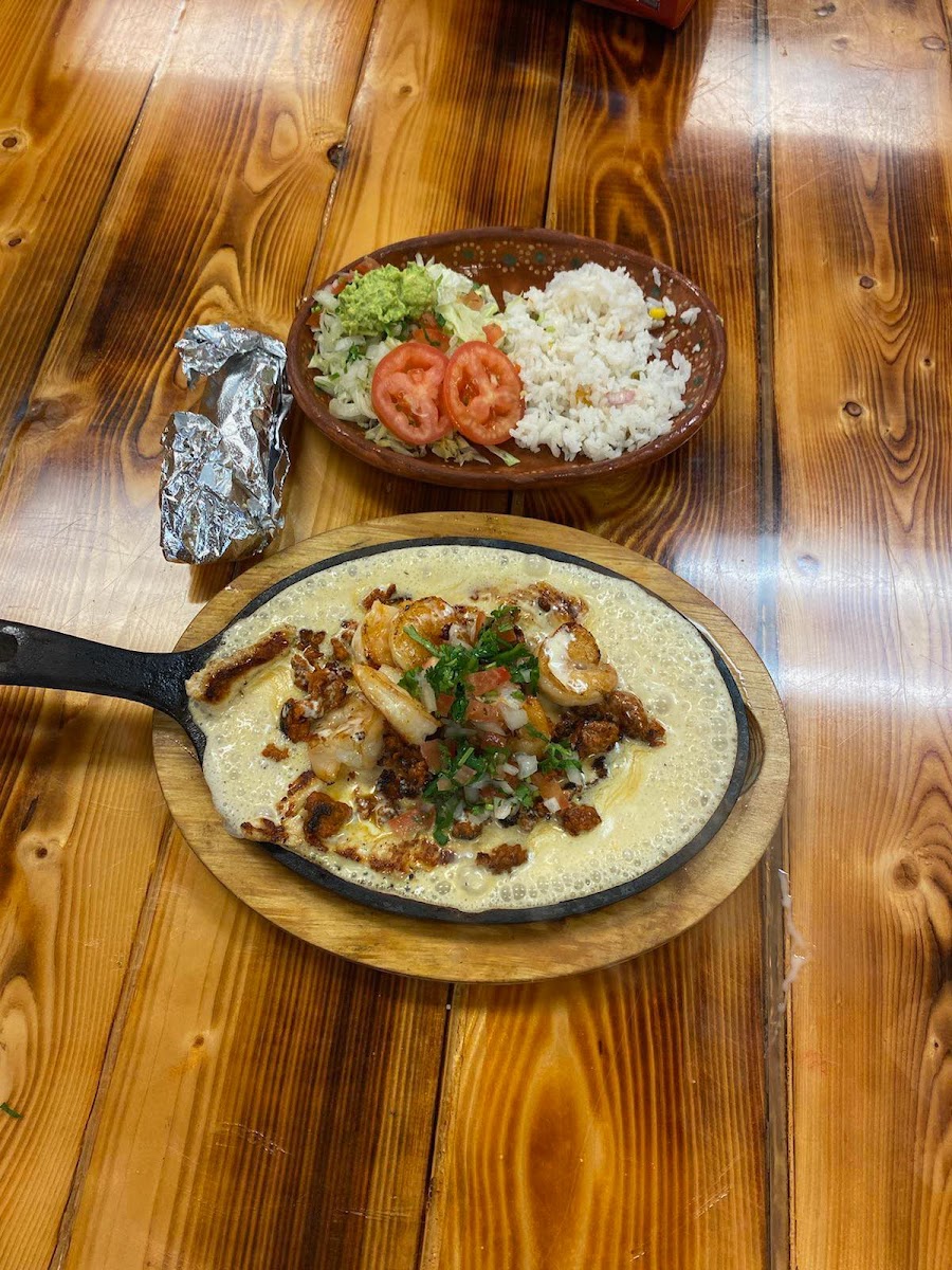 Taquería Los Parientes LLC Photo 6