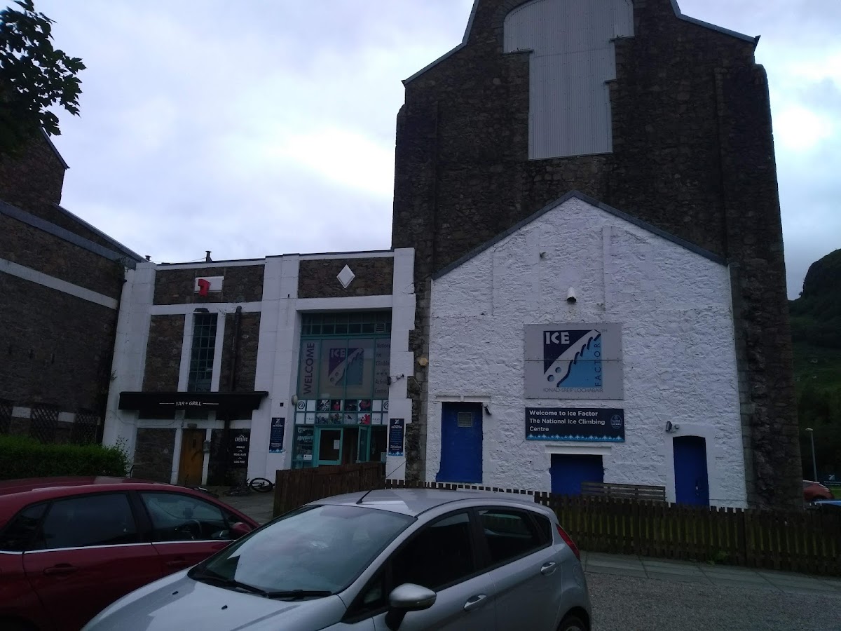Chillers Bar & Grill Photo 4