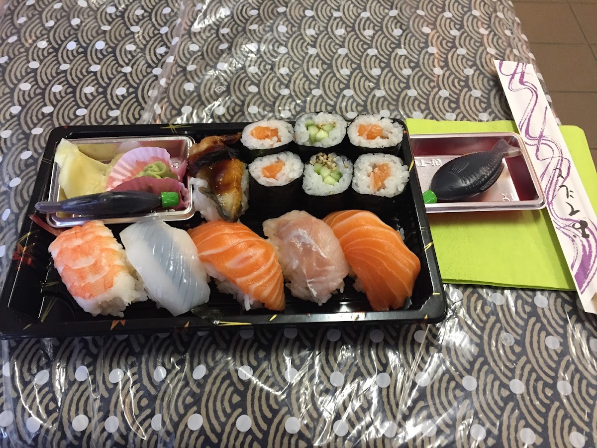 Anzoo Sushi Bar, Kuroda Photo 10