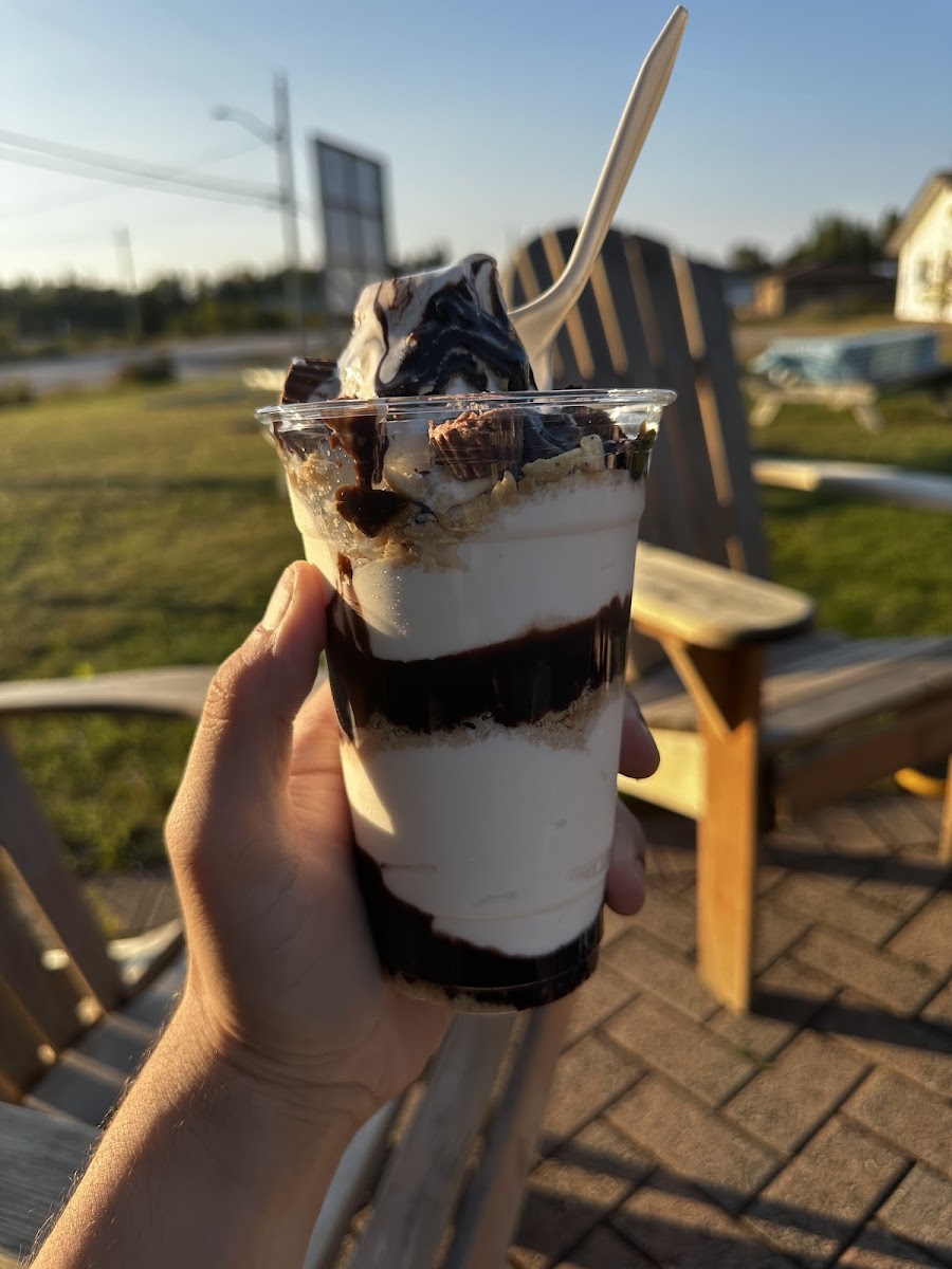 South River Scoops 'N' More Photo 5