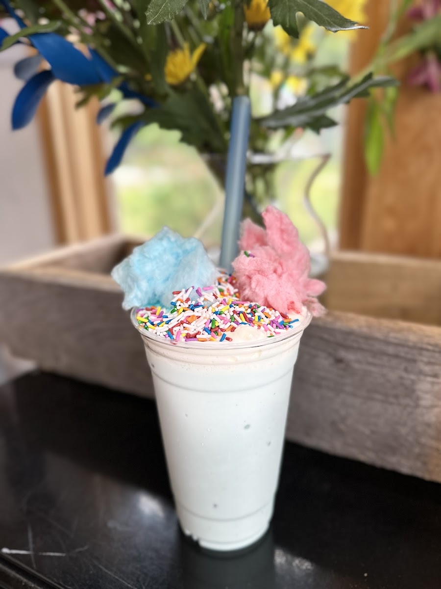 South River Scoops 'N' More Photo 6