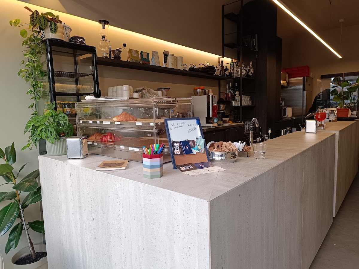 1570 Caffetteria Photo 4