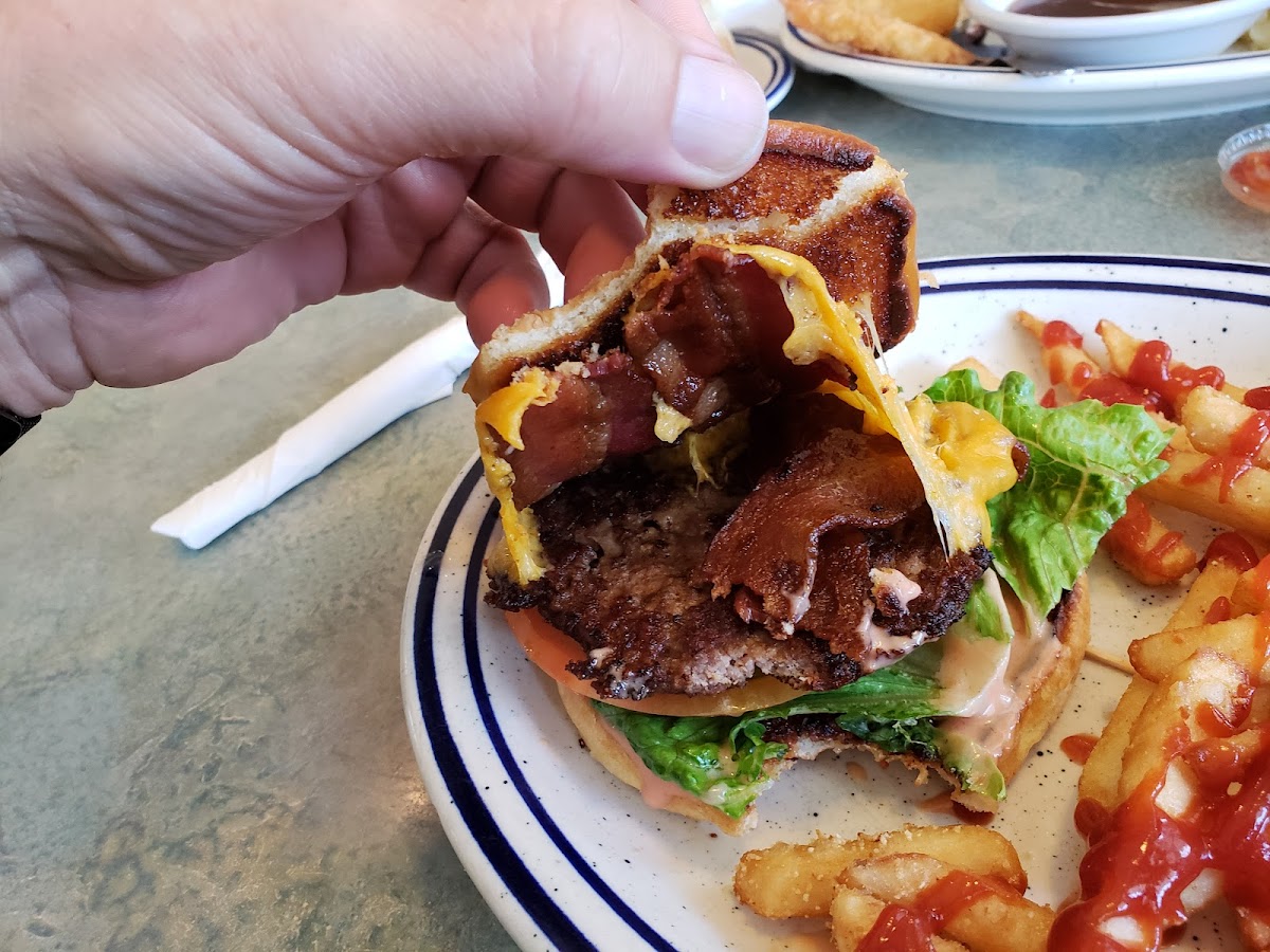 Don's Main Street Family Restaurant Photo 7