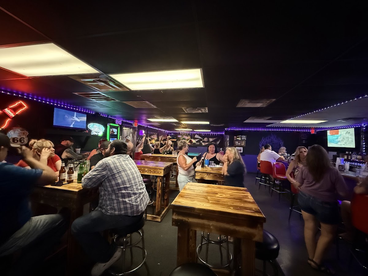 Refuel Bar & Grill Photo 3