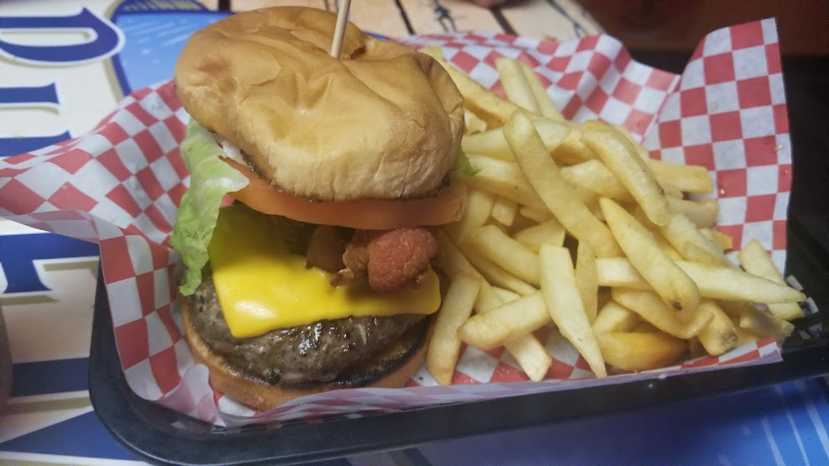 Refuel Bar & Grill Photo 5