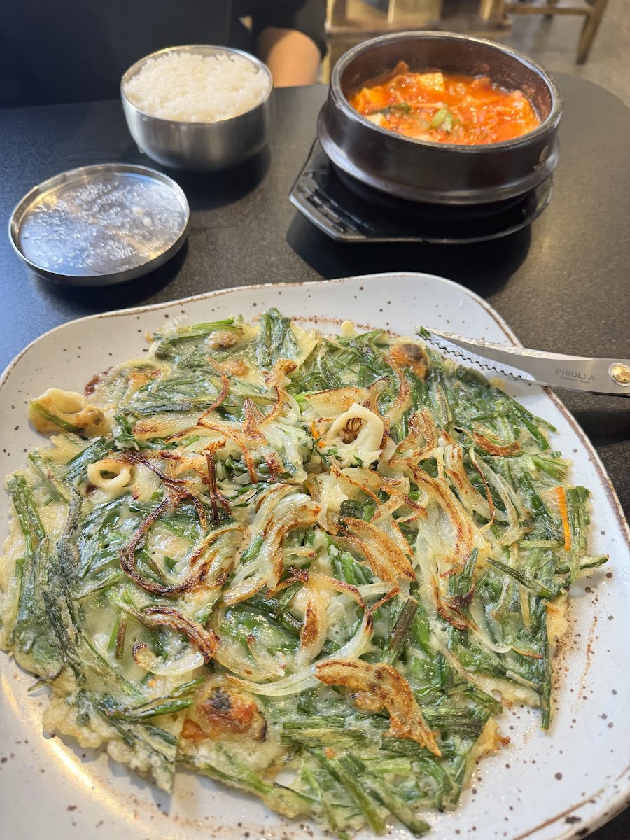 친구 알바니 Friends Korean Restaurant Photo 7