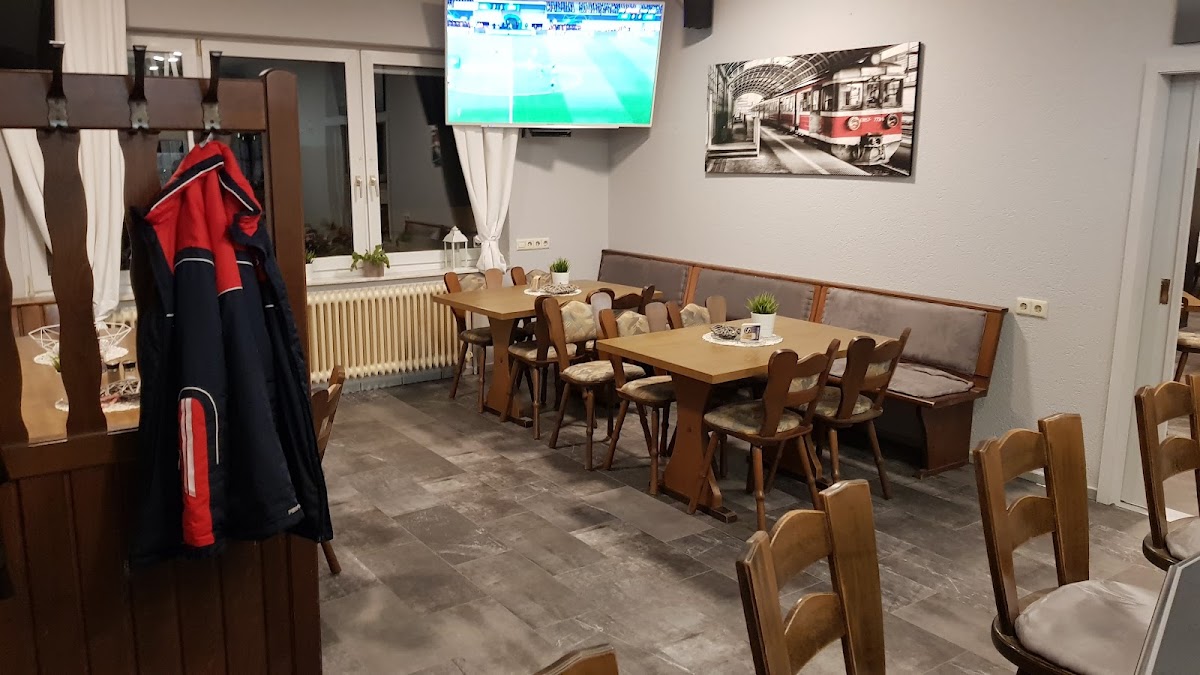 Zum Krug - Sportsbar & Restaurant