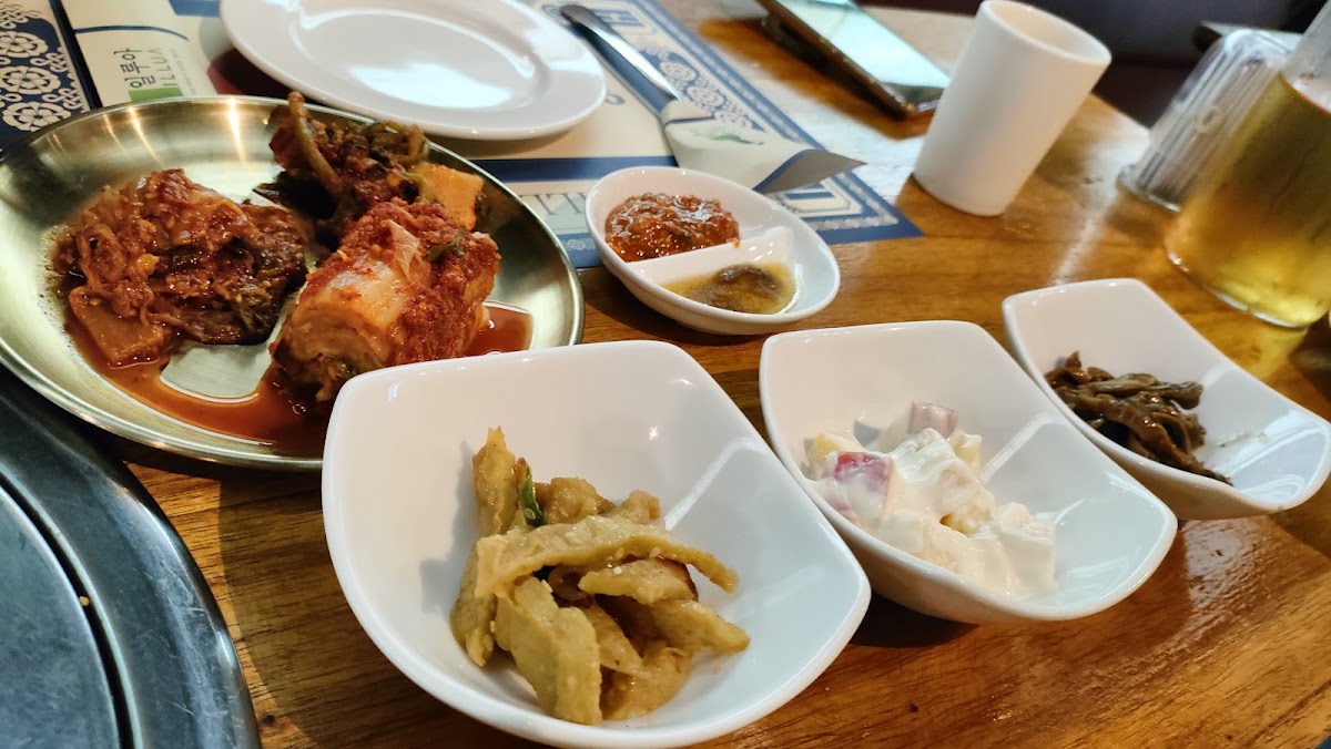 iLLua Korean BBQ Restaurant 일루와 Photo 5