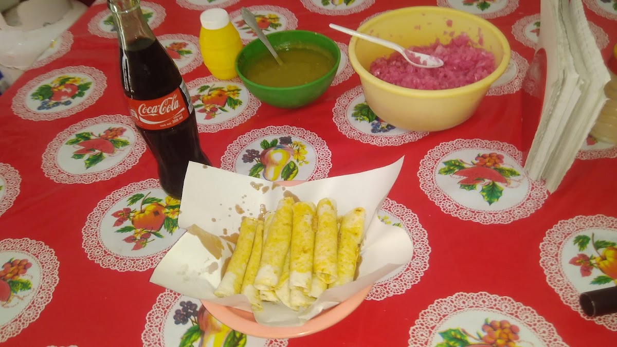 Los Dos Yucas Photo 2