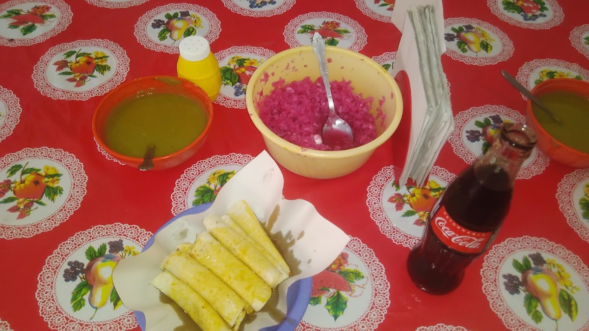 Los Dos Yucas Photo 7