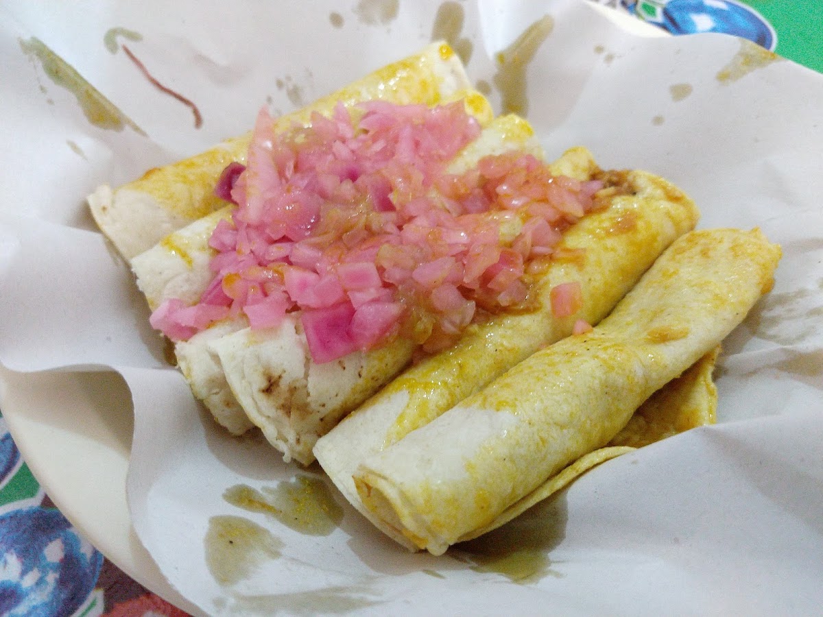 Los Dos Yucas Photo 9