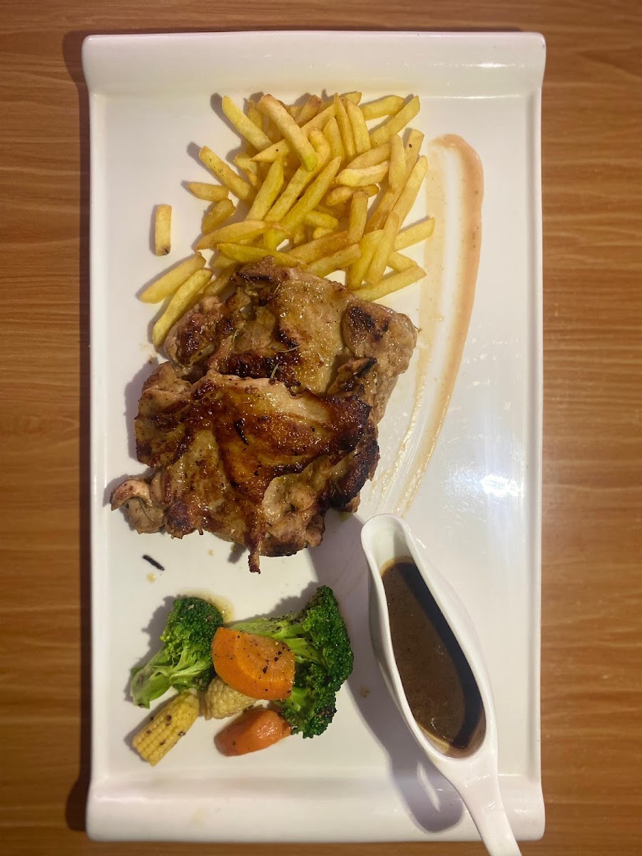 Newland Cafe & Restaurant Photo 4