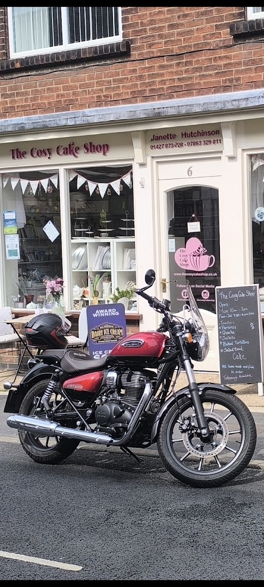 The Cosy Cake Shop Photo 4