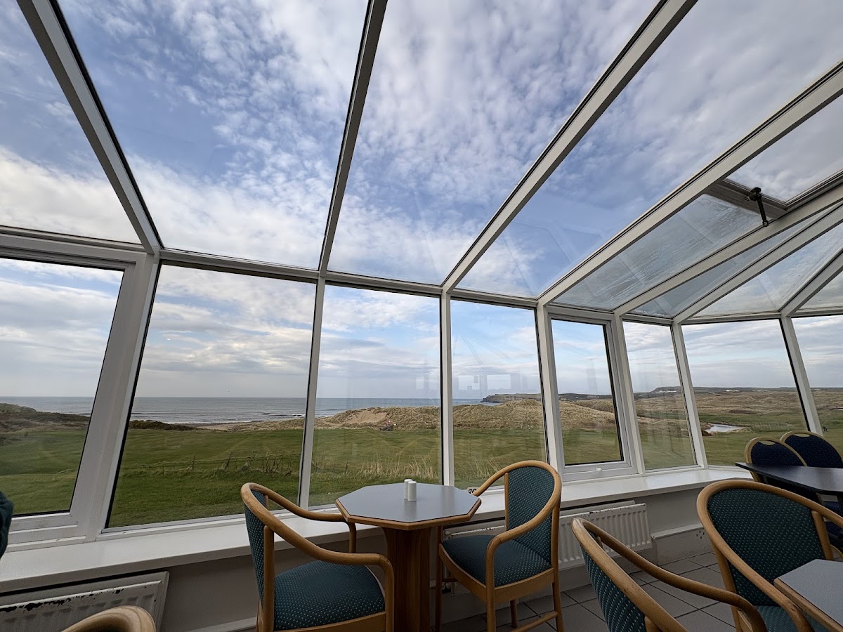 Clubhouse Restaurant & Bar