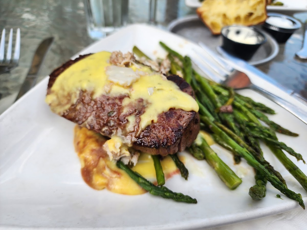 Anton's Restaurant Photo 4