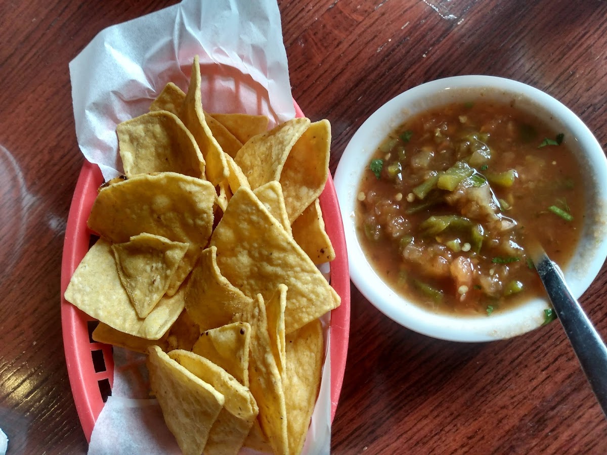 Ernie's Cafe Bar & Grill Photo 10
