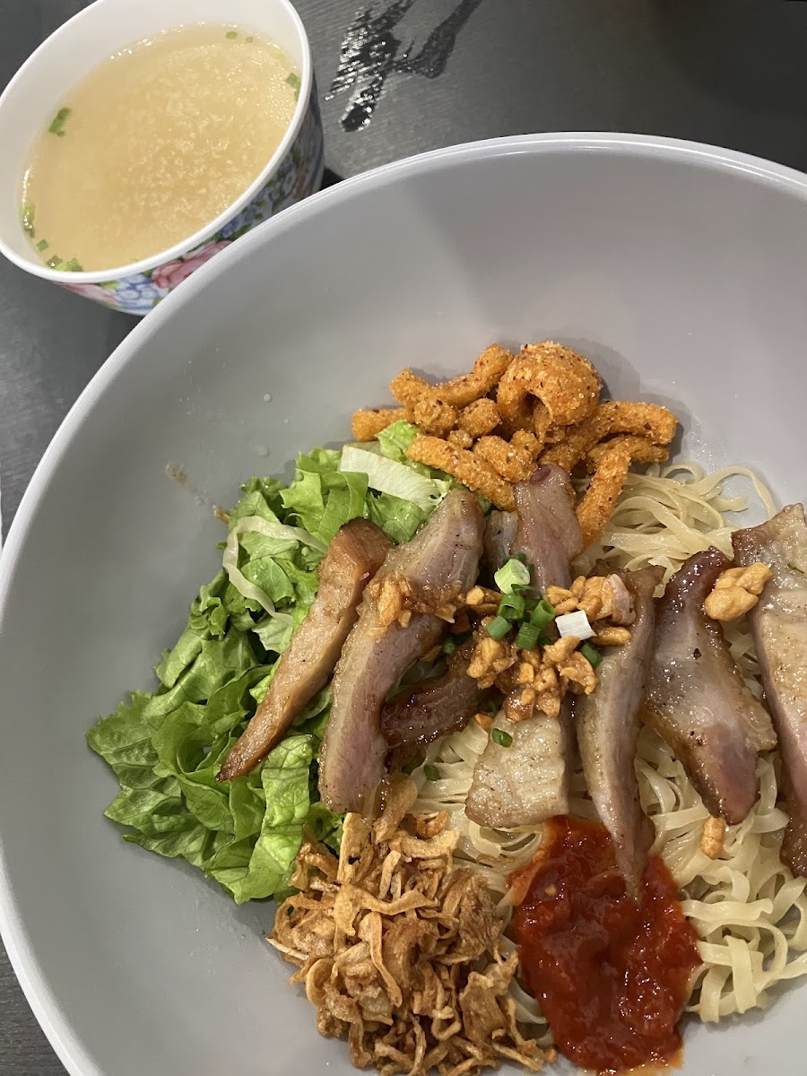 Mama Pook Noodles ก๋วยเตี๋ยวคอหมูย่าง Photo 10