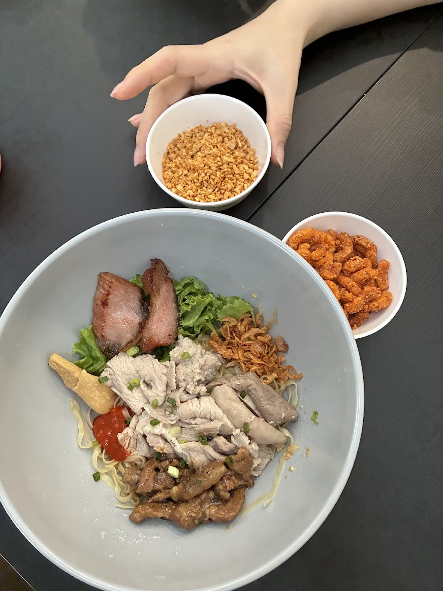 Mama Pook Noodles ก๋วยเตี๋ยวคอหมูย่าง Photo 6