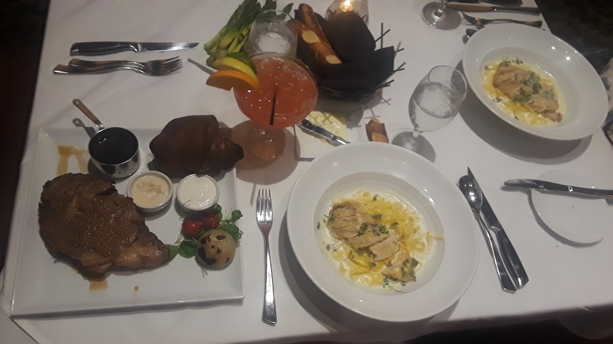 Bugatti's Steak and Pasta Photo 5