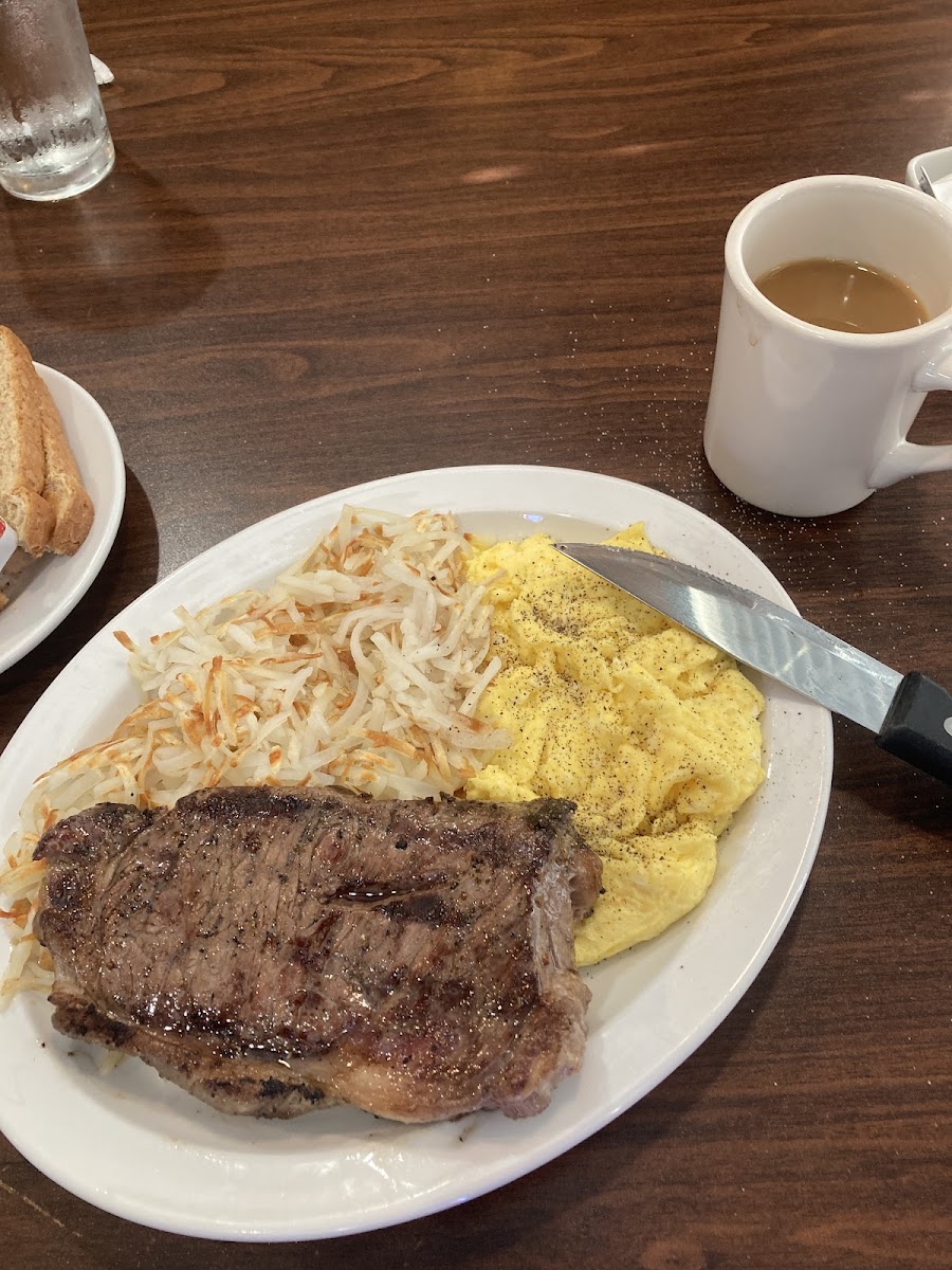 Seven Days Diner Photo 7