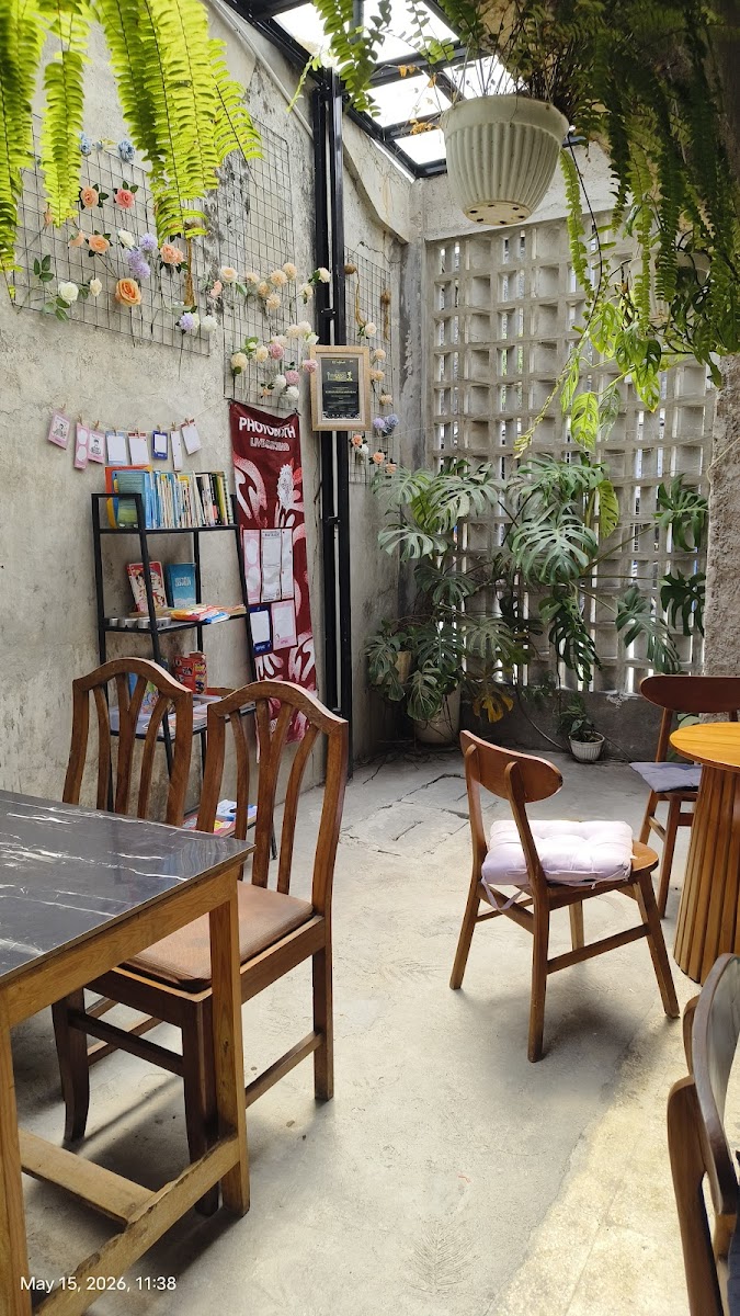 Little Bom Bom Bakery & Coffee Photo 3