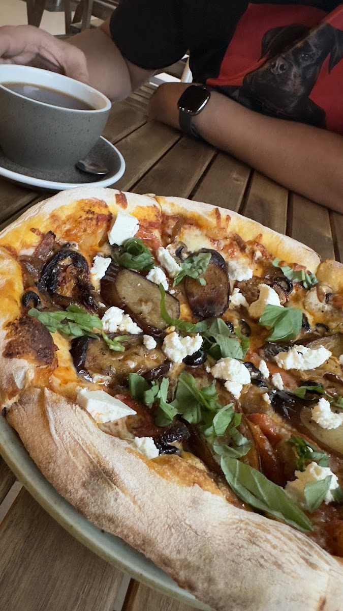 Fahrenheit 600 Cafe & Restaurant Photo 7